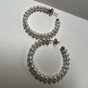 14k yellow gold white pearl ladies hoop earrings